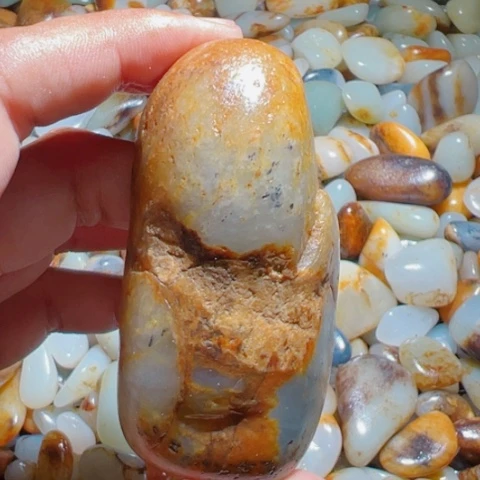 和田玉未镶嵌珠宝奇石125克