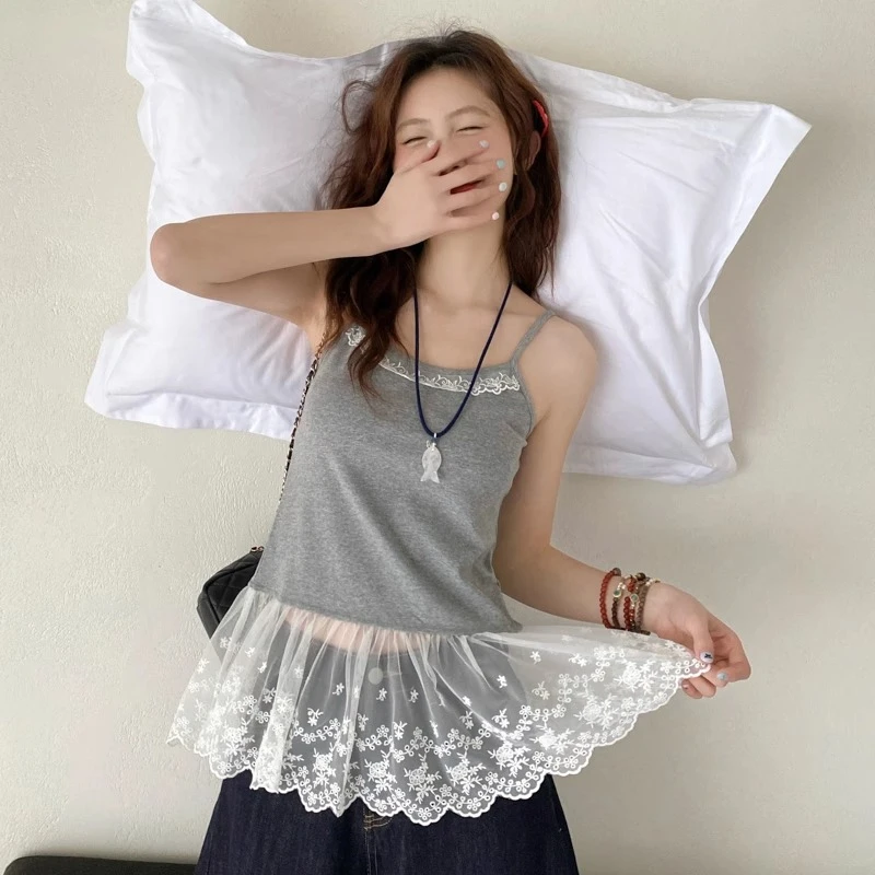 灰色蕾丝花边下摆小吊带背心女春夏2025新款内搭打底叠穿绝美上衣