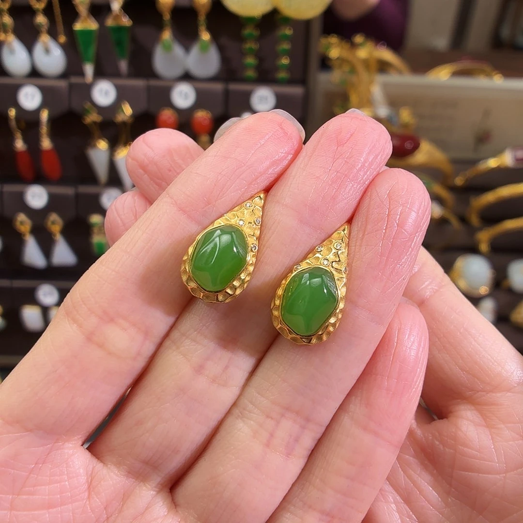 颈饰18K金镶嵌和田玉