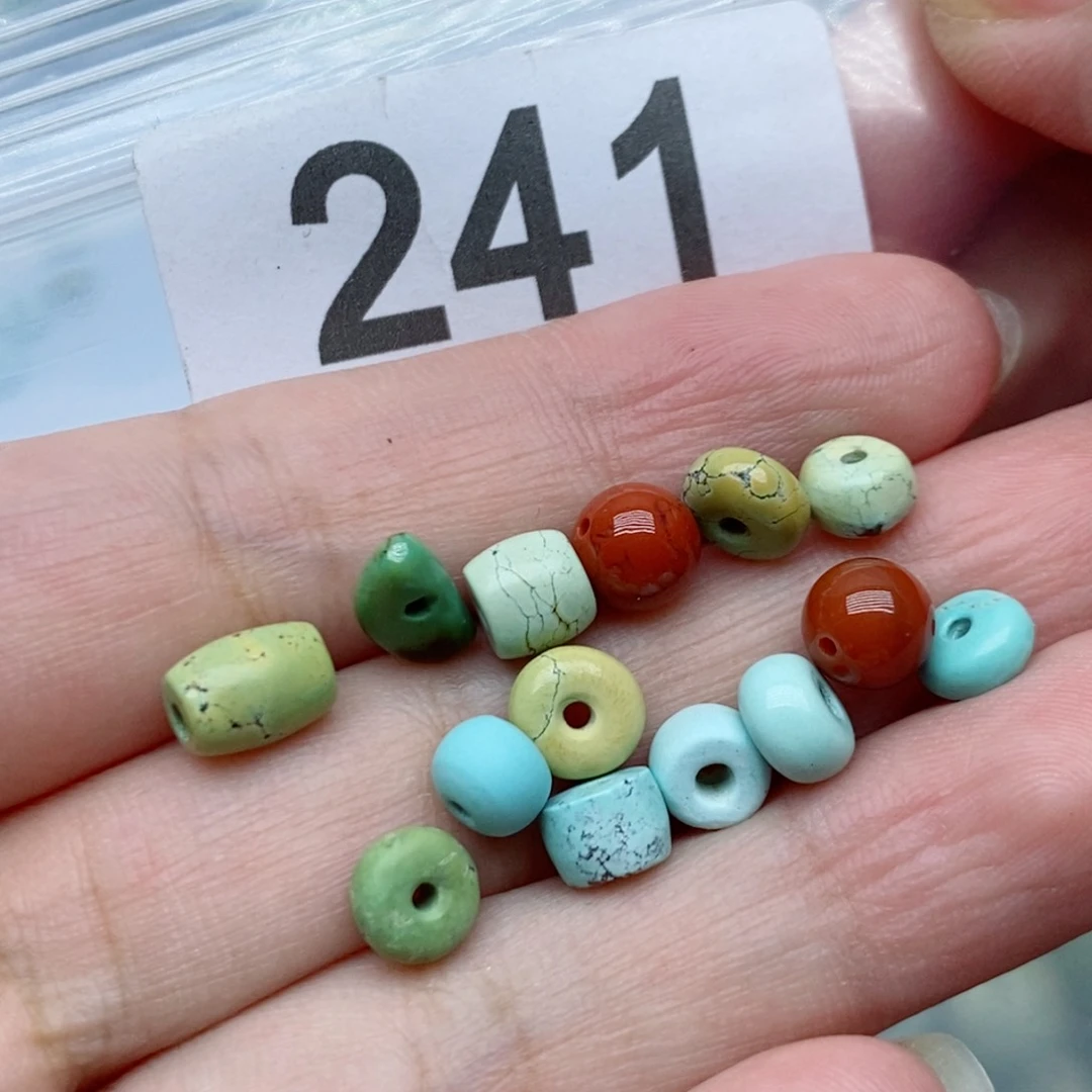 南红玛瑙未镶嵌珠宝奇石