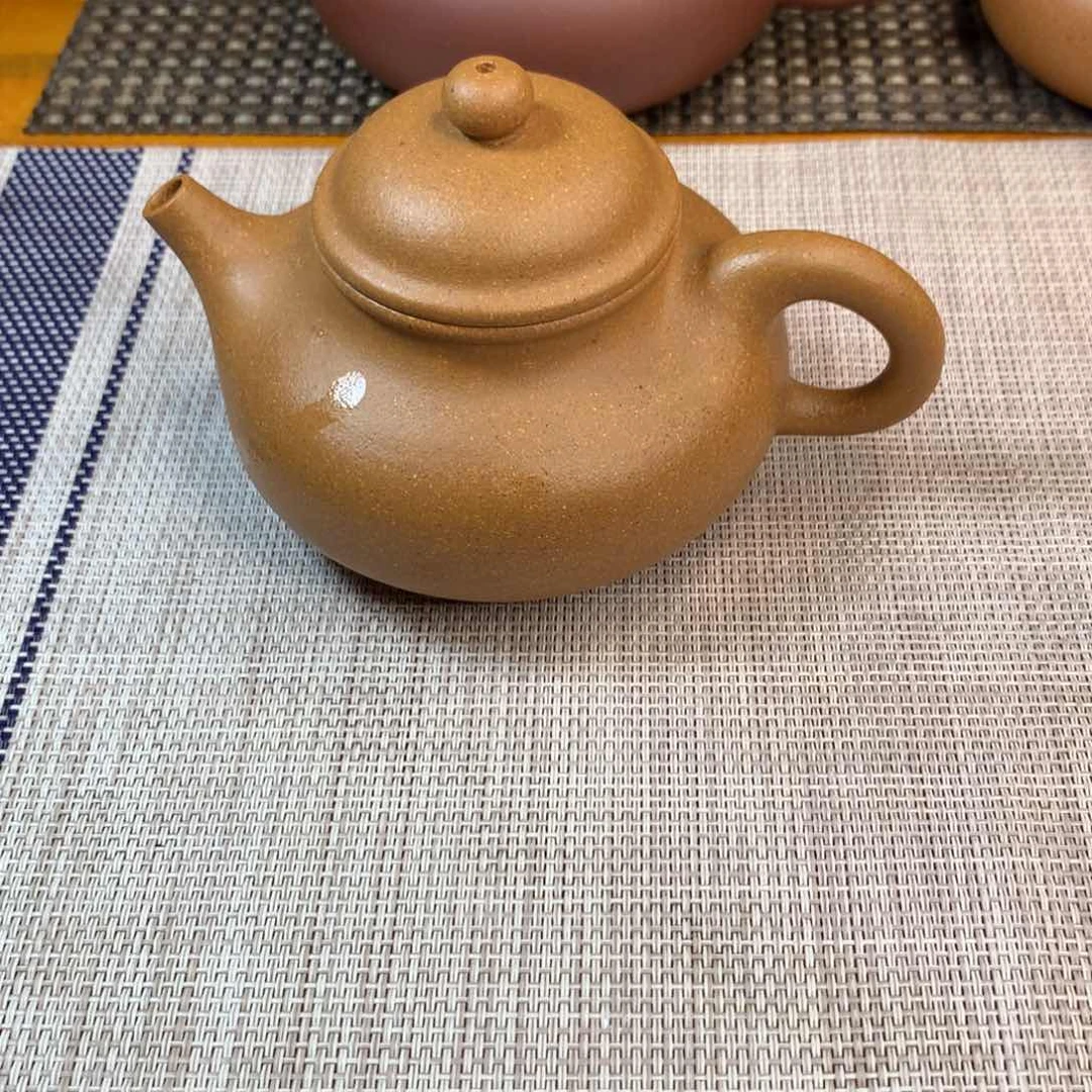 茶壶紫砂好****8瑕疵款260CC左右