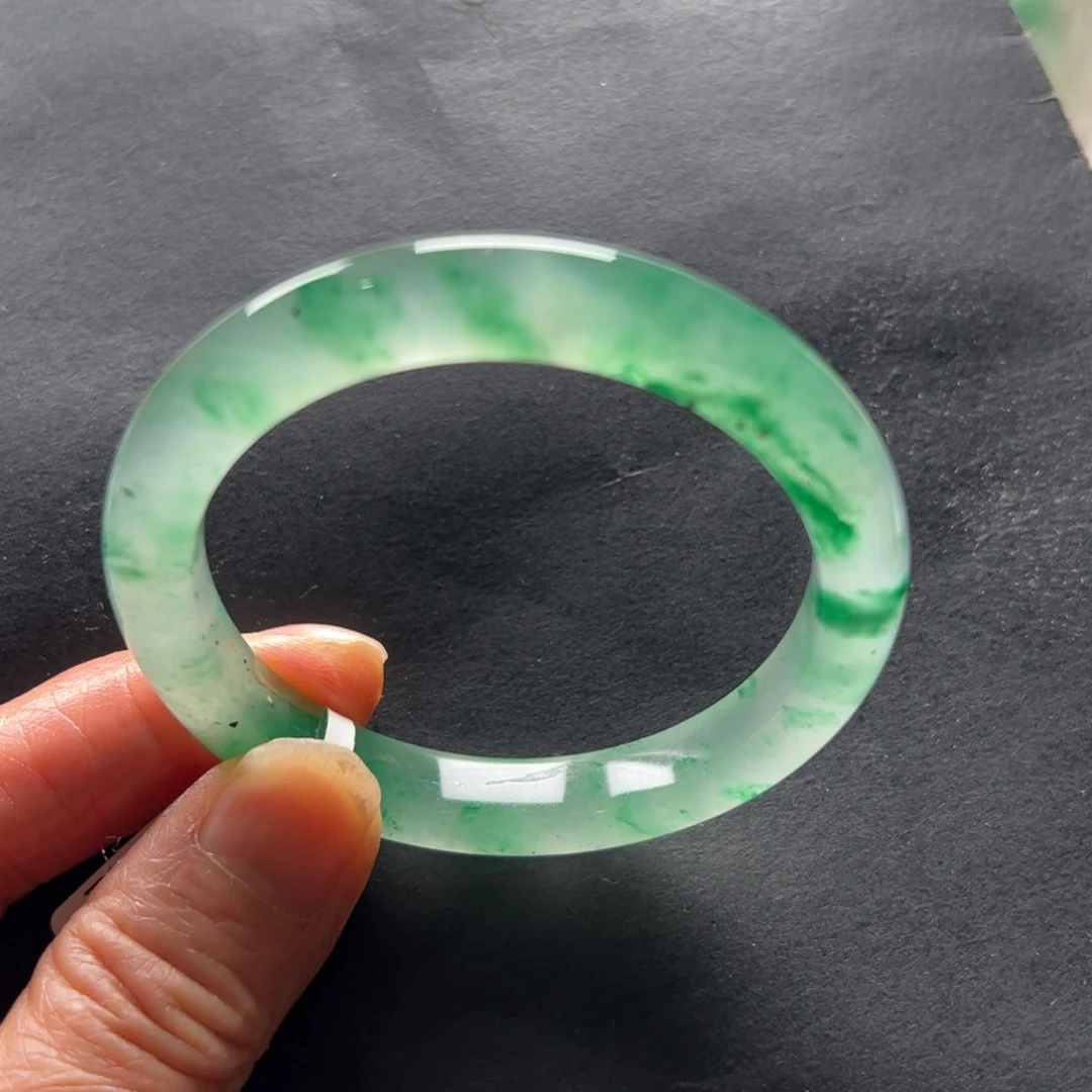 石英质玉（非洲翠）未镶嵌手镯