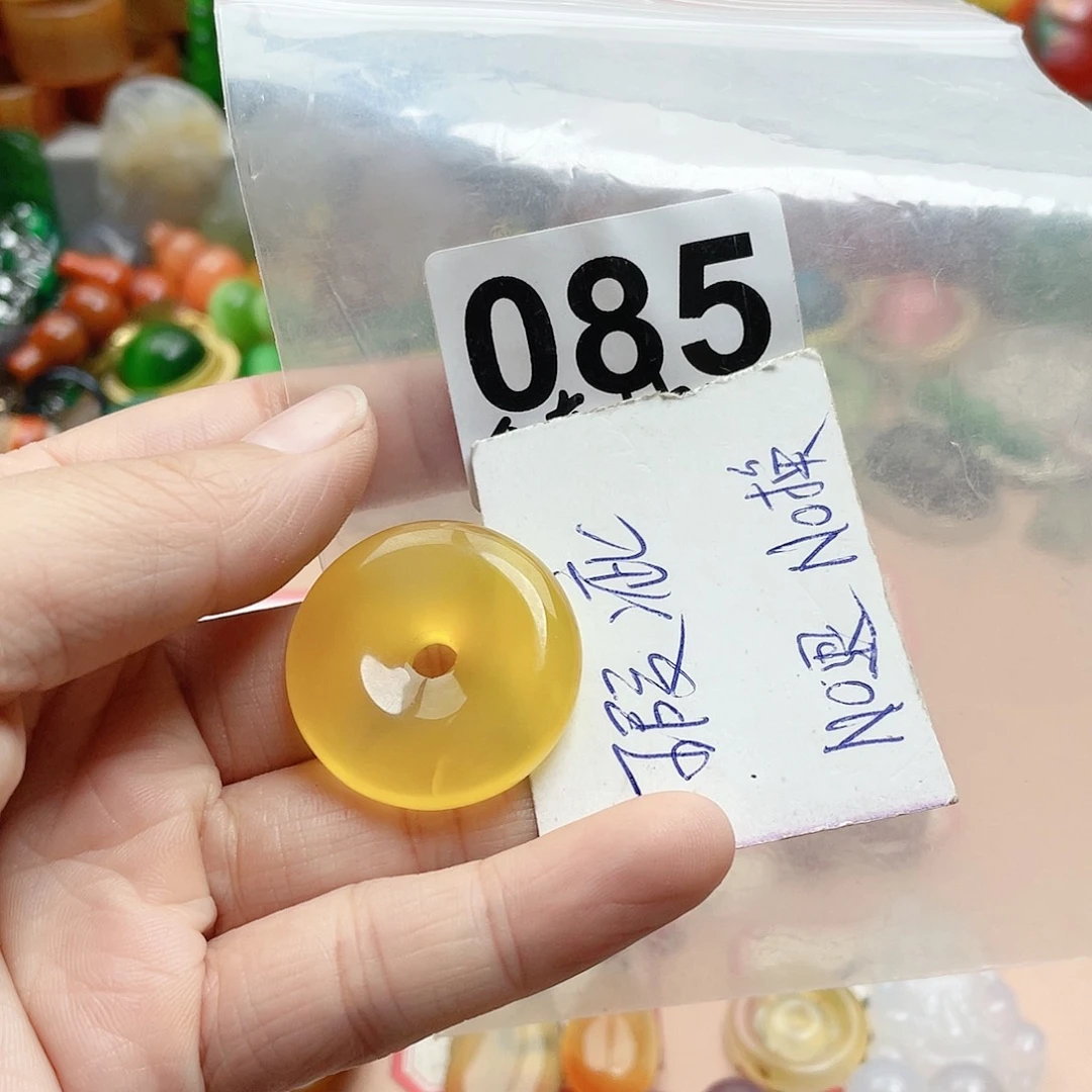 合金颈饰玛瑙/玉髓卿**?