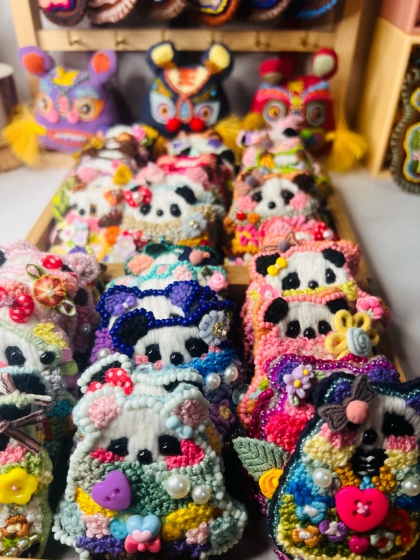 独特手工制胸针挂件钥匙扣项链礼物