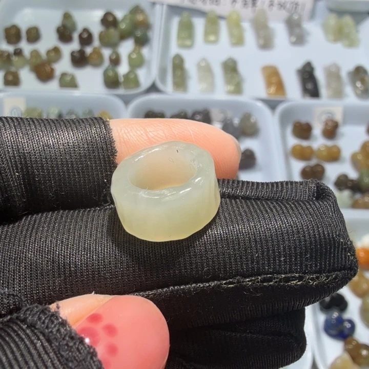 和田玉未镶嵌珠宝奇石