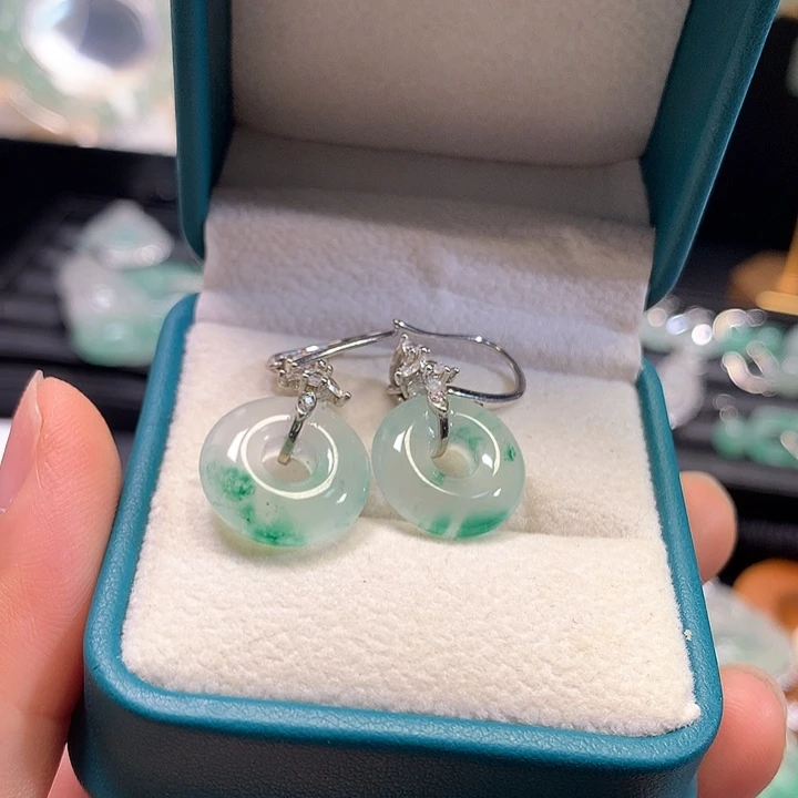 石英质玉（非洲翠）银S925镶嵌耳坠