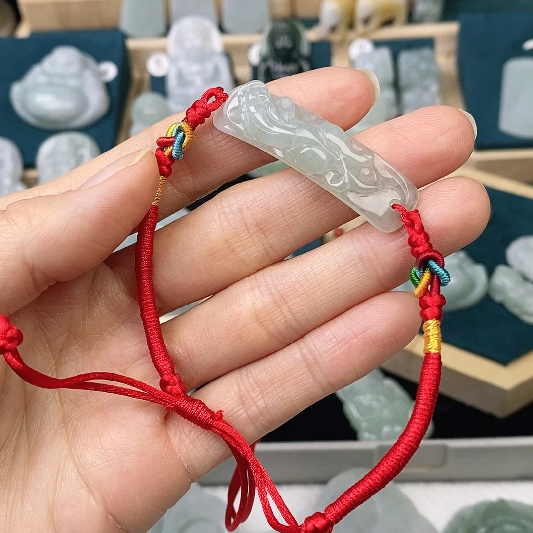 翡翠未镶嵌颈饰貔貅手链