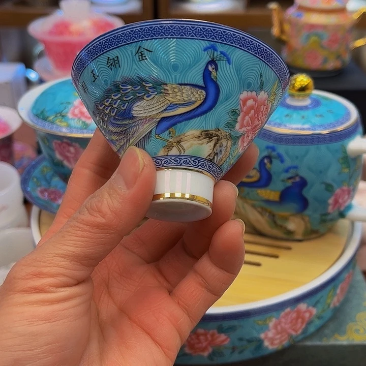 段泥茶杯啦啦啦与兔兔图图为证