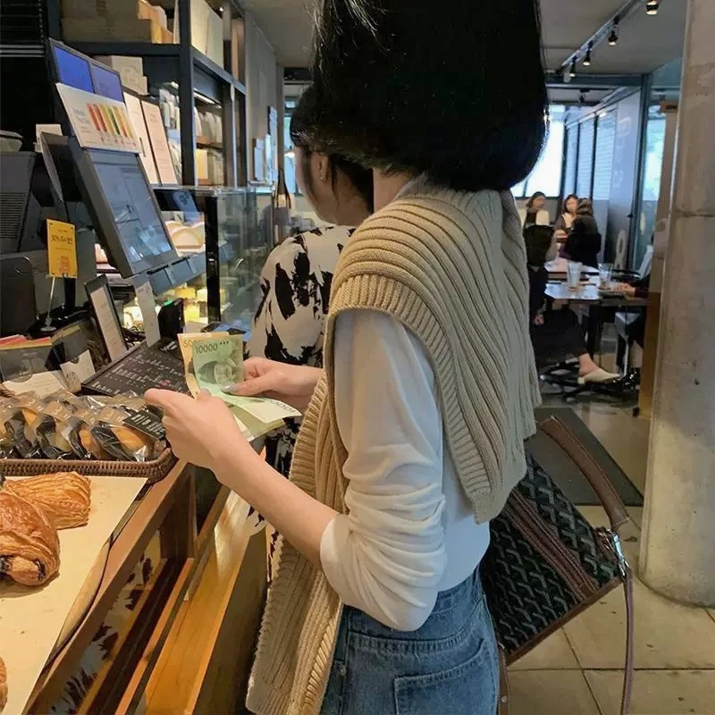 8222 祺欣家 韩版高级感简约风时尚纯色显气质外搭围巾针织小披肩