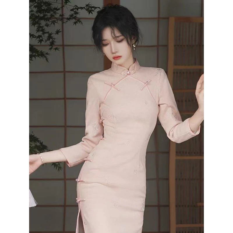 1594 【粉莹】 粉色 毛呢 美玲襟 草莓扣 旗袍