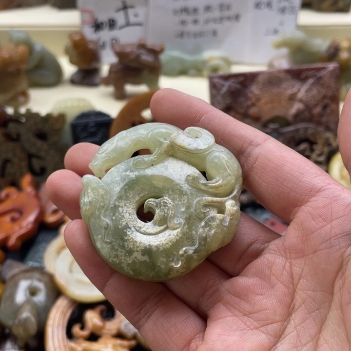 蛇纹石玉颈饰未镶嵌180