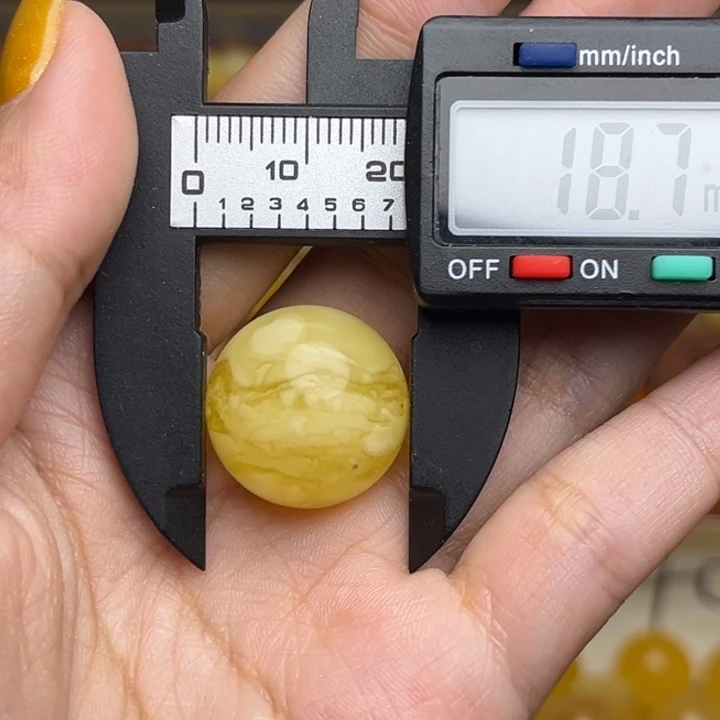 海***哥蜜蜡未镶嵌珠宝奇石瑕疵放漏