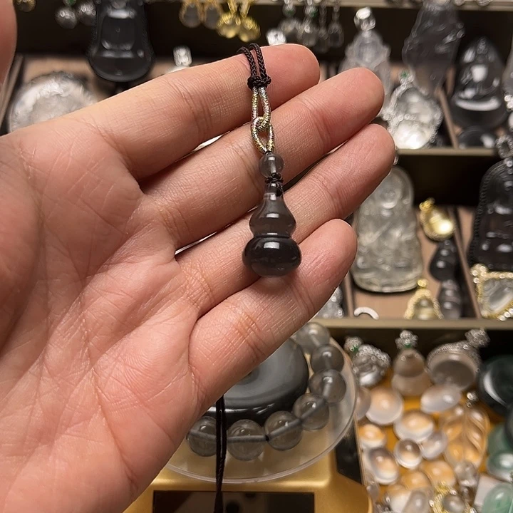 嘉***嘉石英质玉未镶嵌葫芦