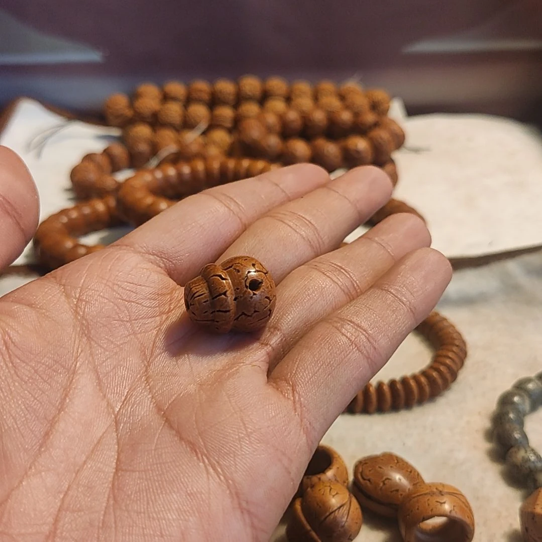 桃核把件三通原生态