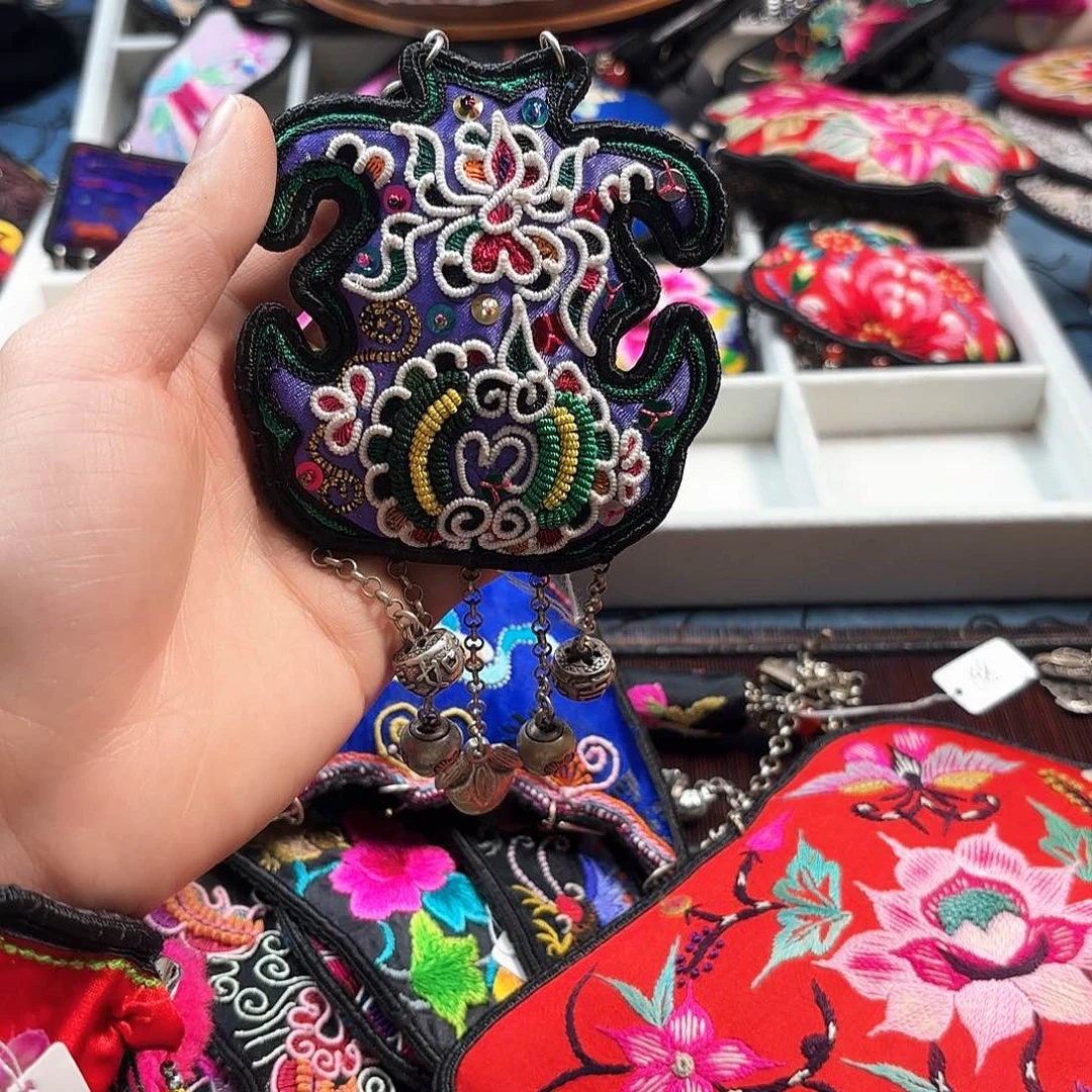 刺绣兔****手工刺绣工艺