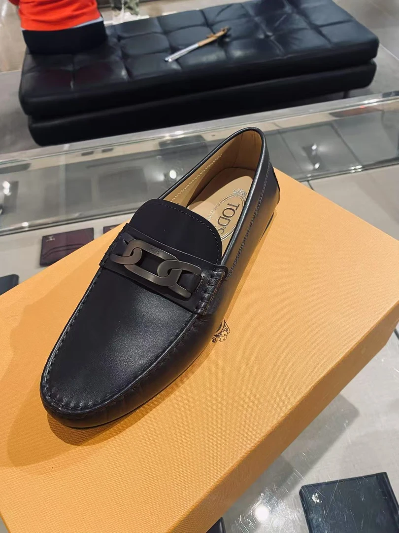 未使用 TOD’S/托德斯 男款双C扣莫卡辛时尚休闲小皮鞋