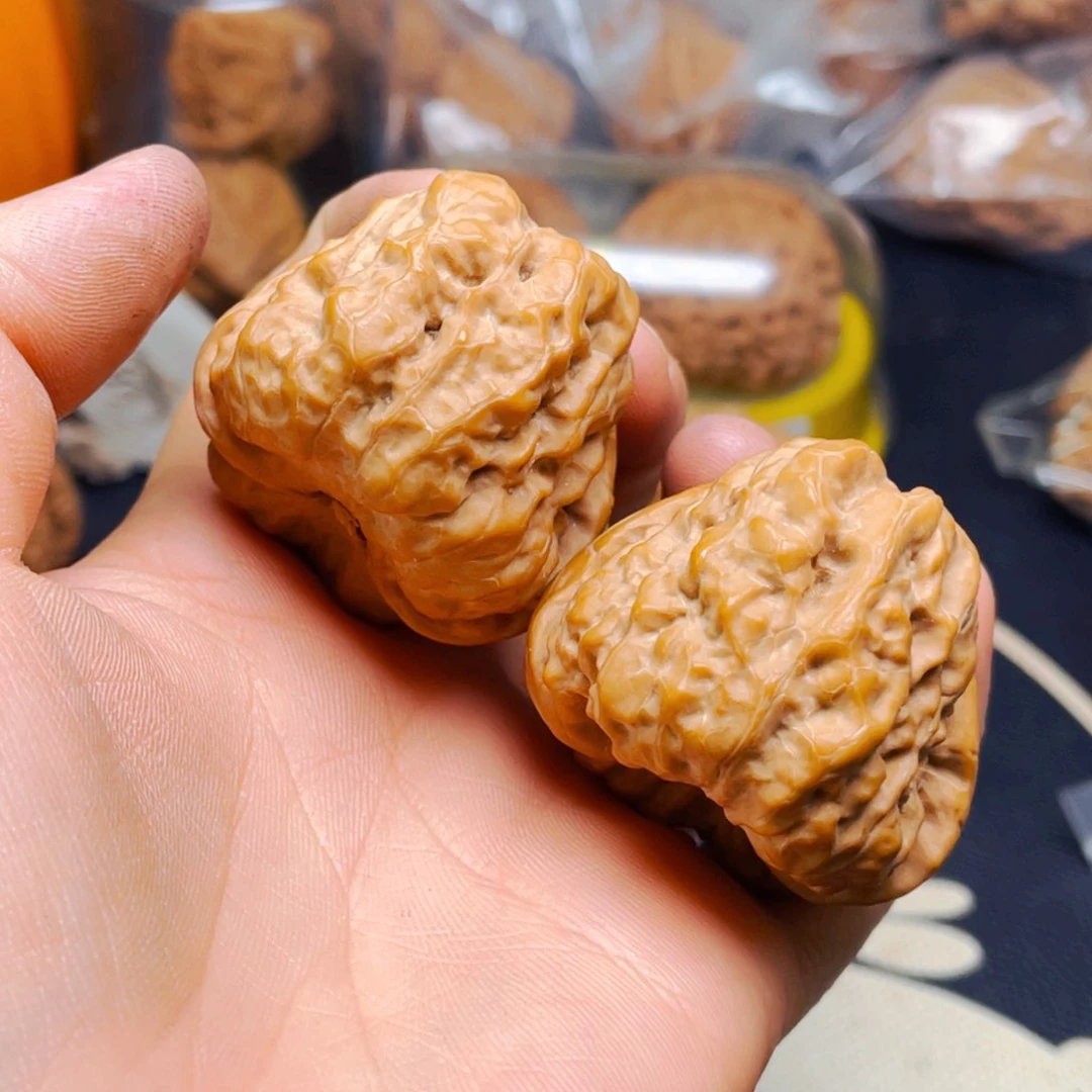 文玩核桃吊坠蛤蟆一对