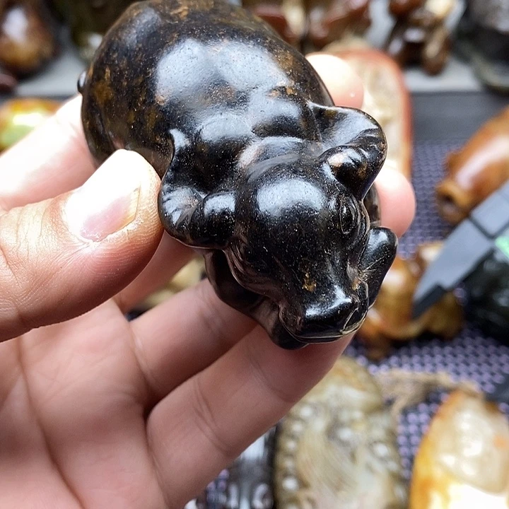 未镶嵌蛇纹石玉颈饰