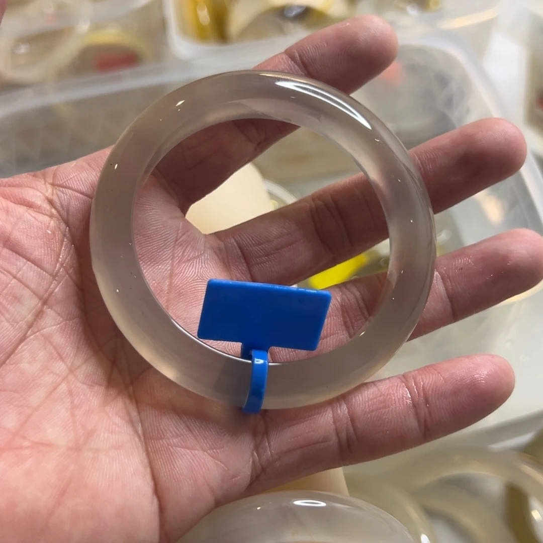 玛瑙/玉髓手镯未镶嵌爱***水