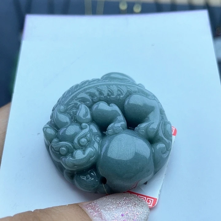 翡翠未镶嵌颈饰貔貅