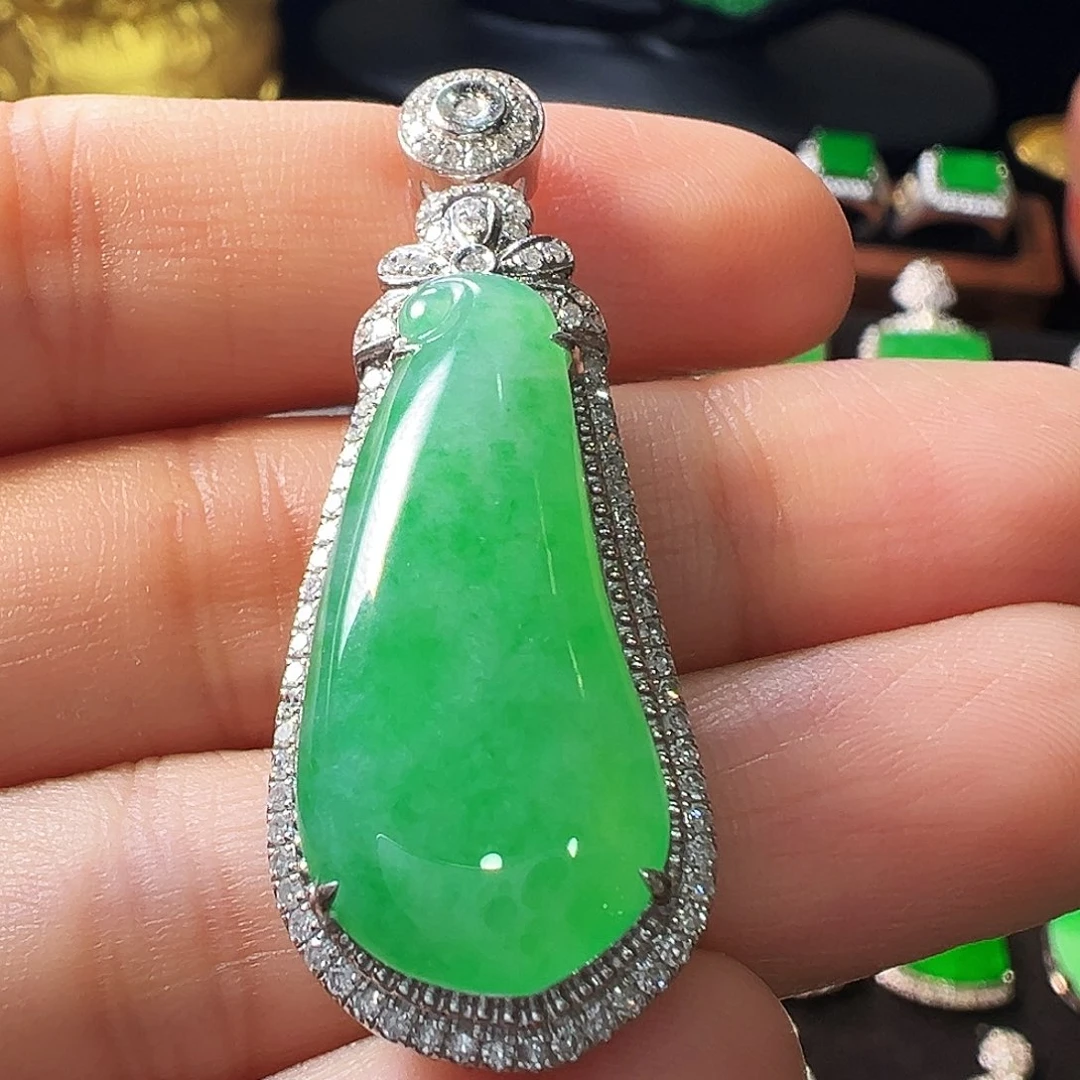 翡翠18K金镶嵌吊坠(不含链)