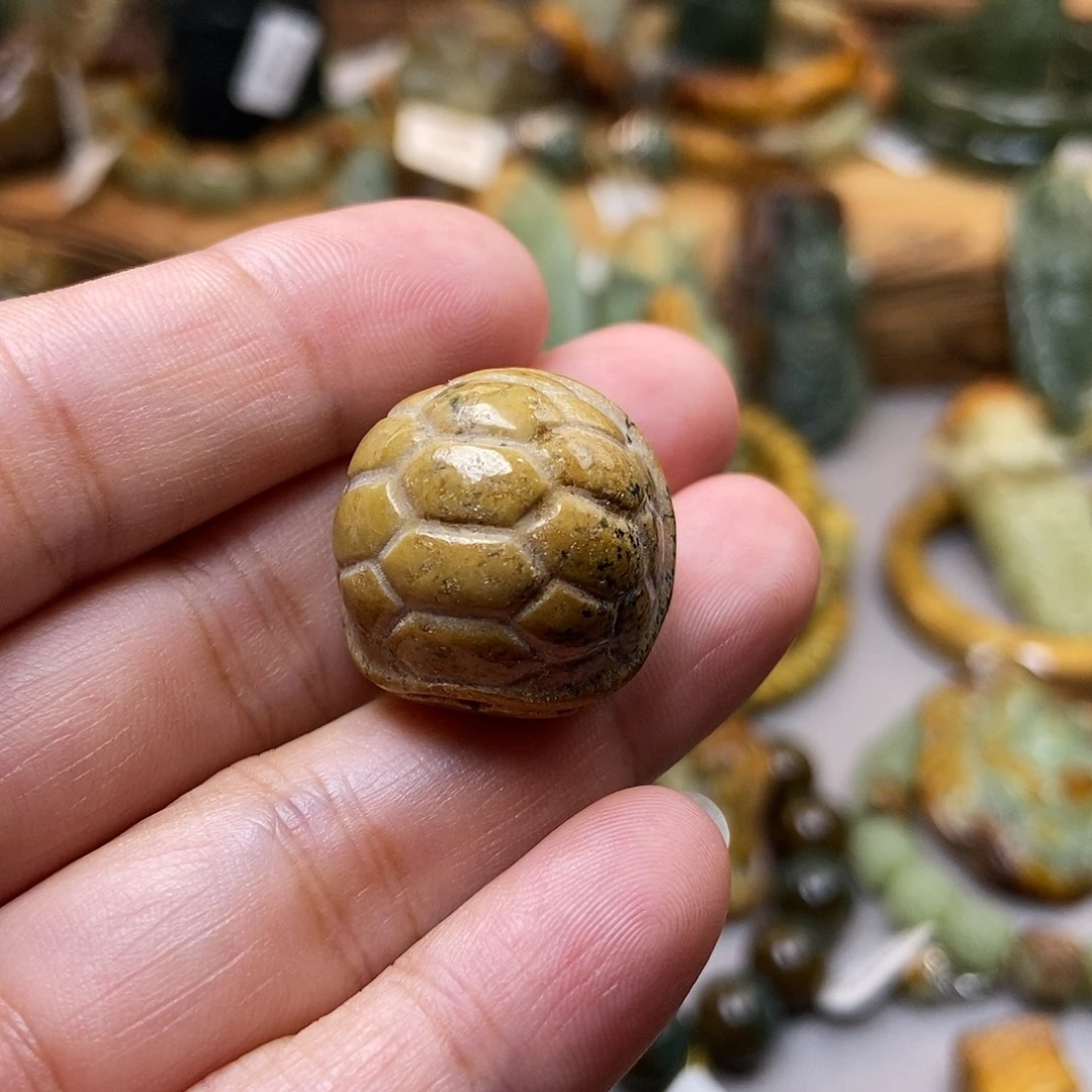 岫岩河磨玉（透闪石质玉）未镶嵌珠宝奇石