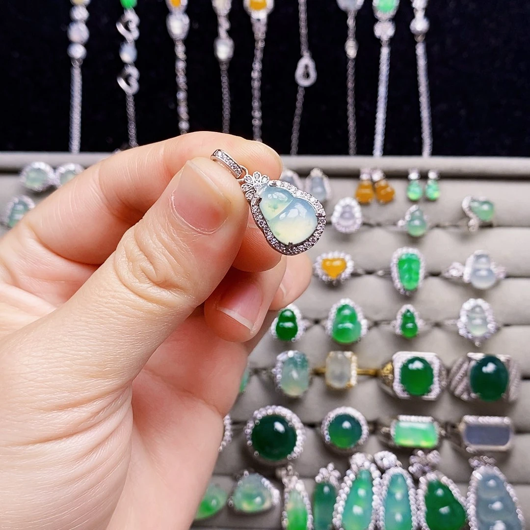 翡翠银S925镶嵌颈饰葫芦