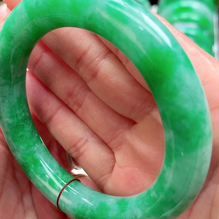 水***妹翡翠未镶嵌手镯天然翡翠手镯