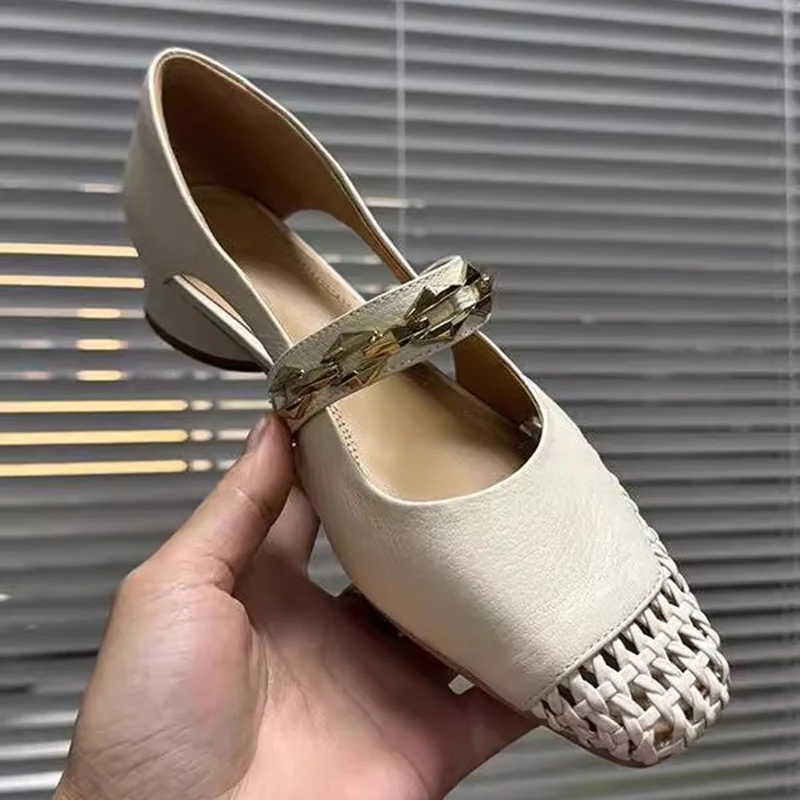 2025春夏新款包头百搭法式复古单鞋浅口编织镂空粗跟圆头中跟女鞋