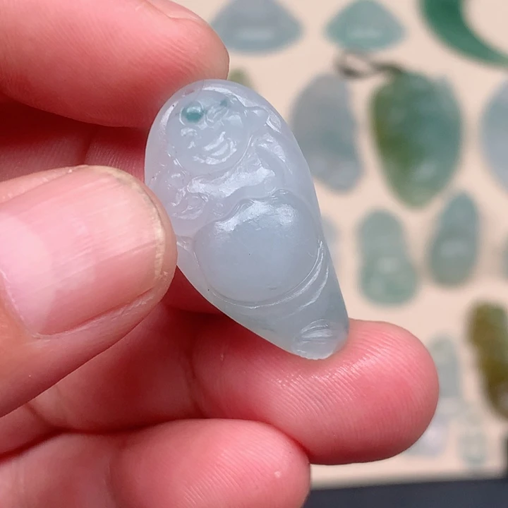 潇***悦定制翡翠未镶嵌挂件