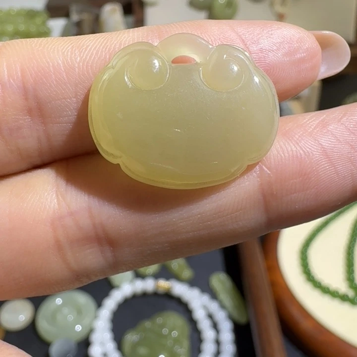 和田玉（黄玉）未镶嵌颈饰配玉绳