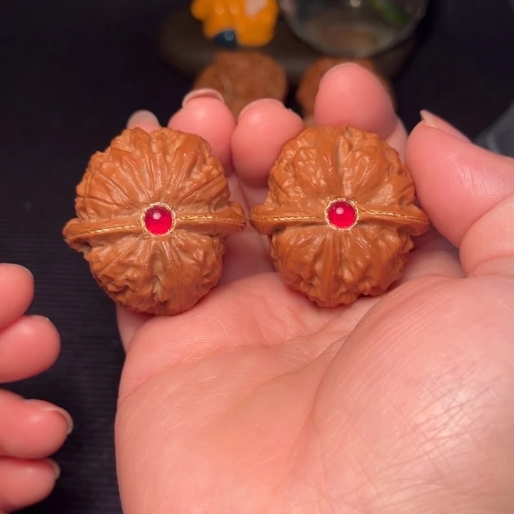 哇***哇把件文玩核桃太行元宝38