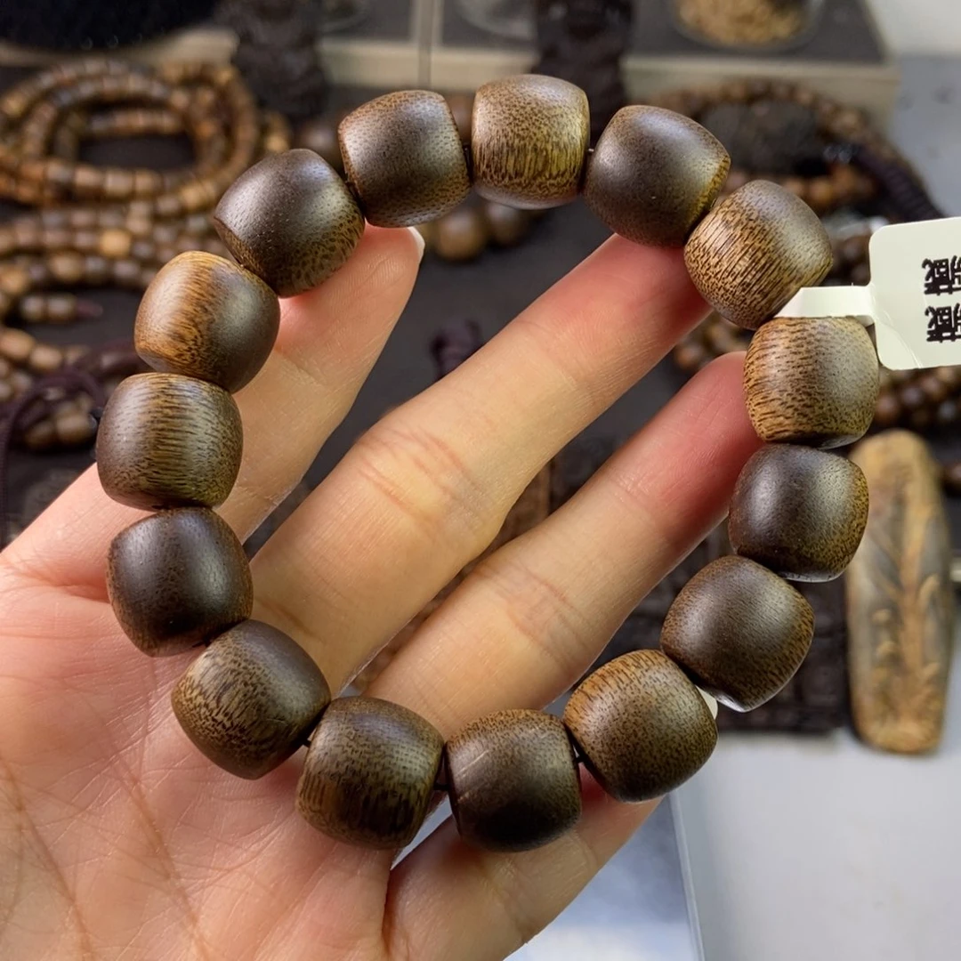 沉香手串老****活越南芽庄白