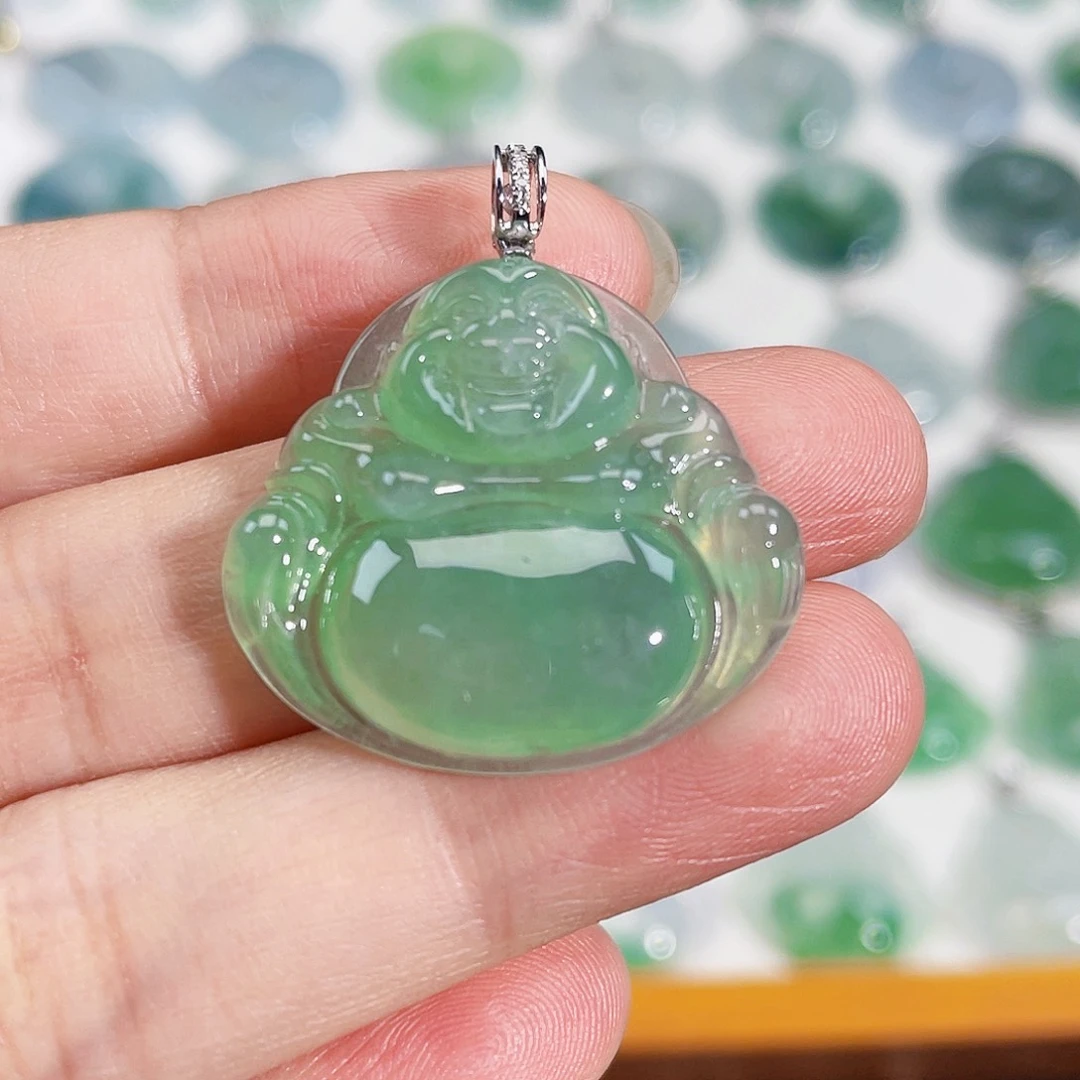 颈饰18K金镶嵌翡翠吊坠