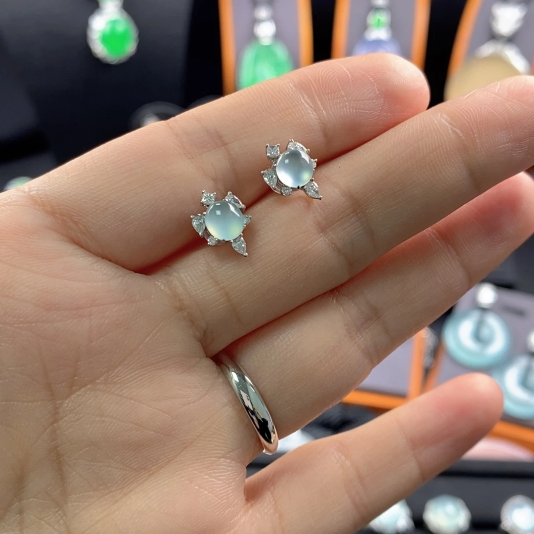 翡翠18K金镶嵌颈饰耳钉