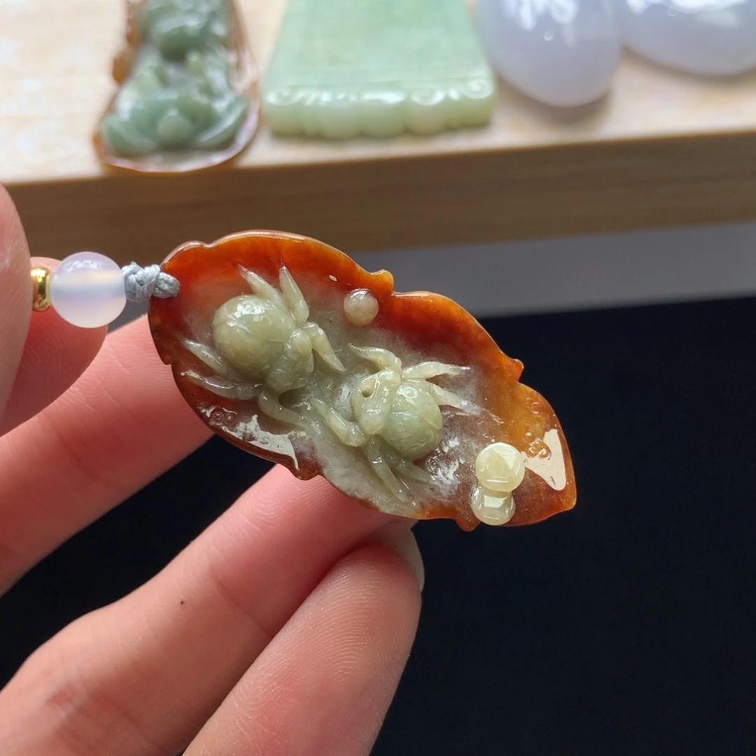 翡翠未镶嵌颈饰吊坠