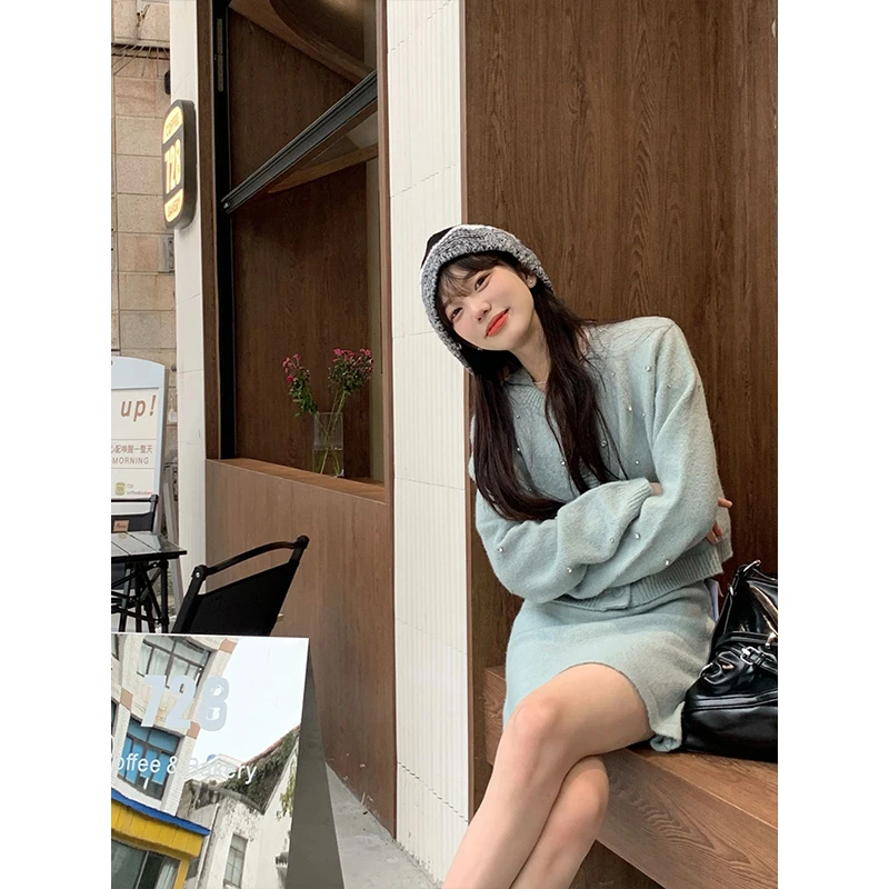 初秋温柔风奶fufu穿搭针织连衣裙子钉钻miu系财阀千金女装两件套