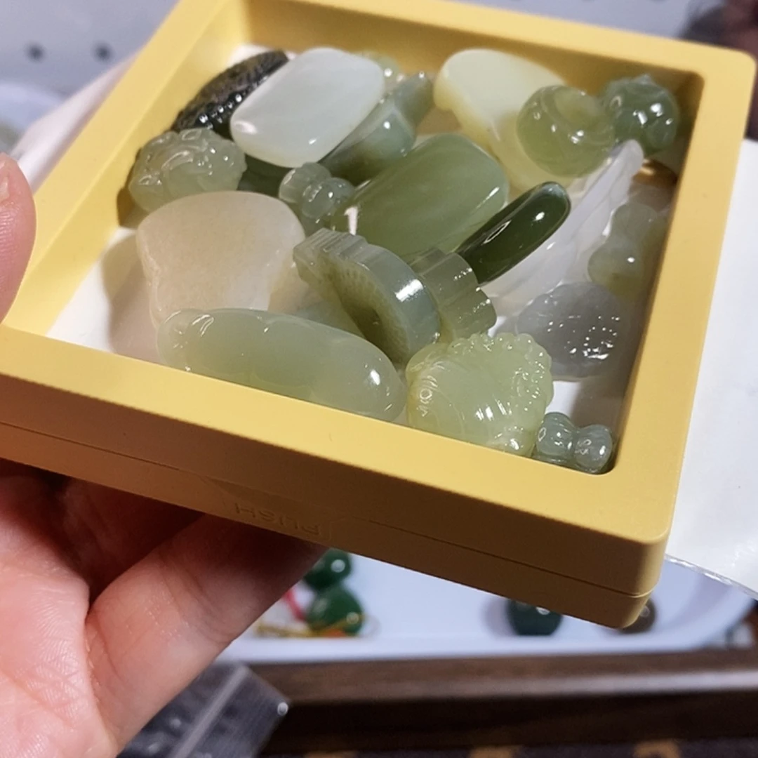 和田玉未镶嵌手链瑕疵品打包处理不退不换