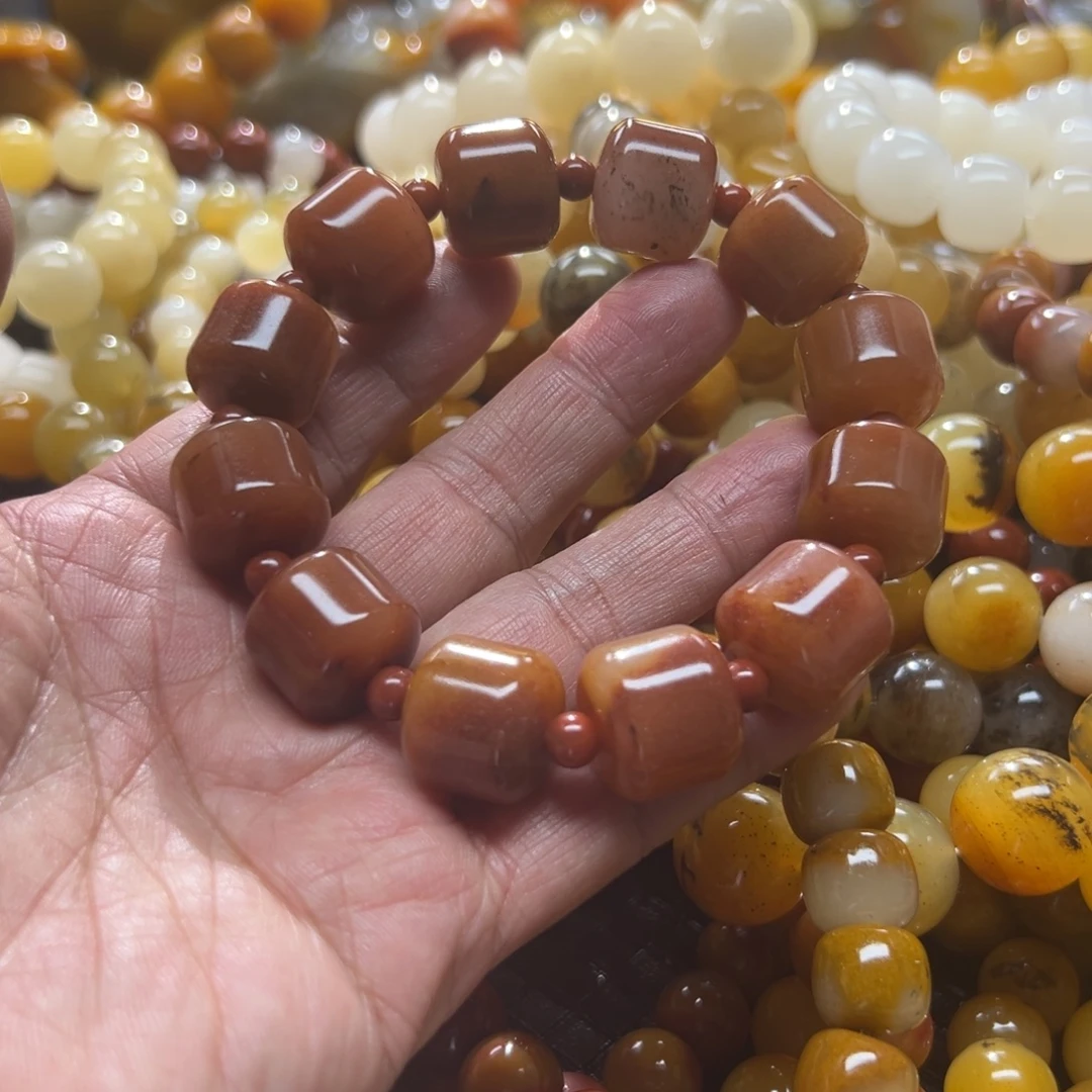 石英质玉未镶嵌颈饰