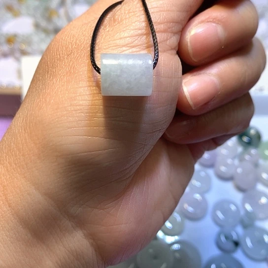 翡翠未镶嵌颈饰吊坠