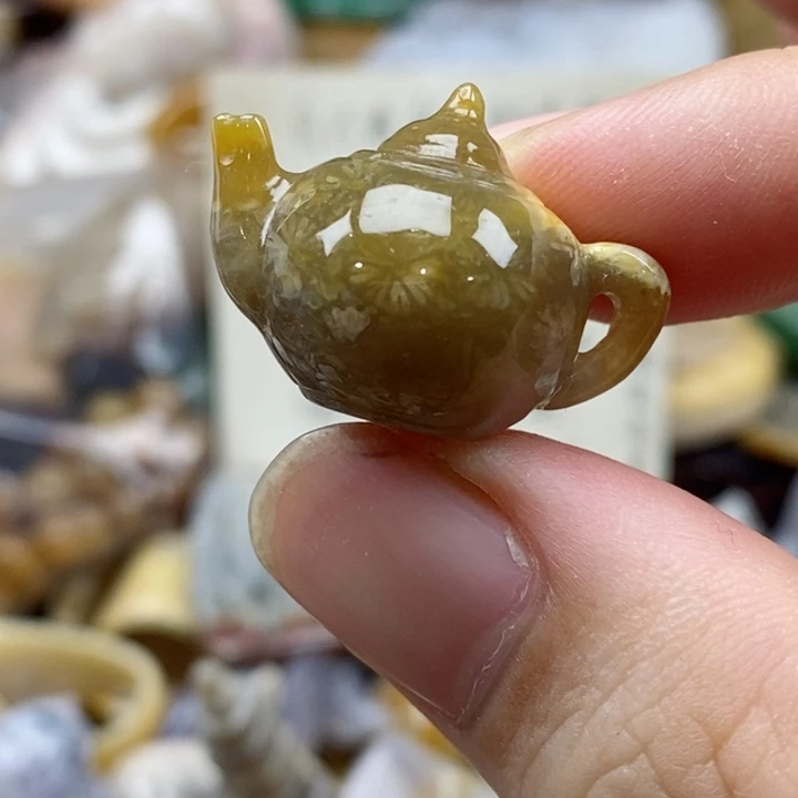 硅化珊瑚（珊瑚玉）未镶嵌颈饰小