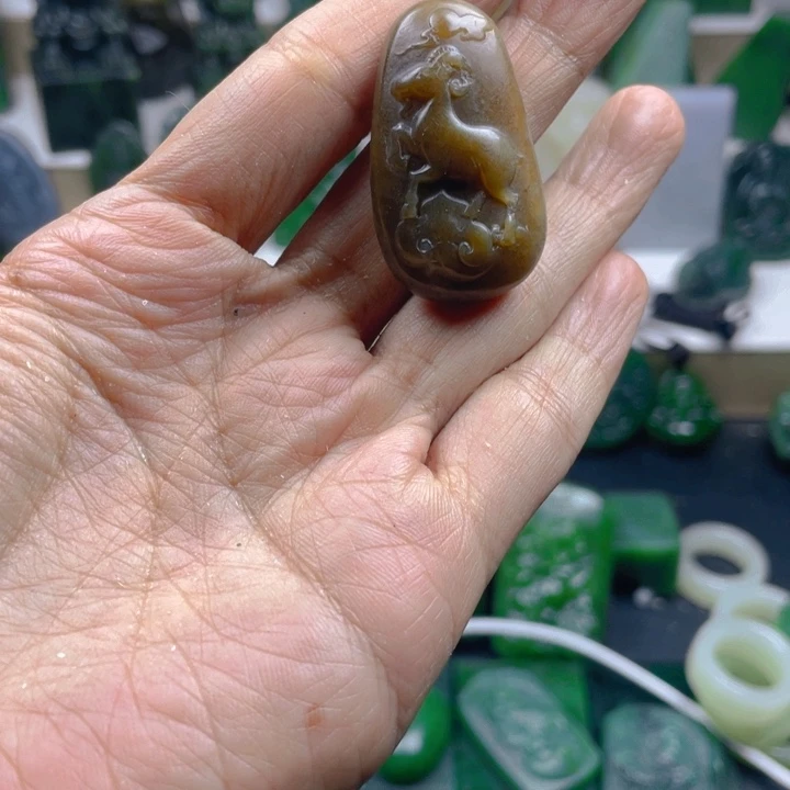 和田玉未镶嵌珠宝半成品