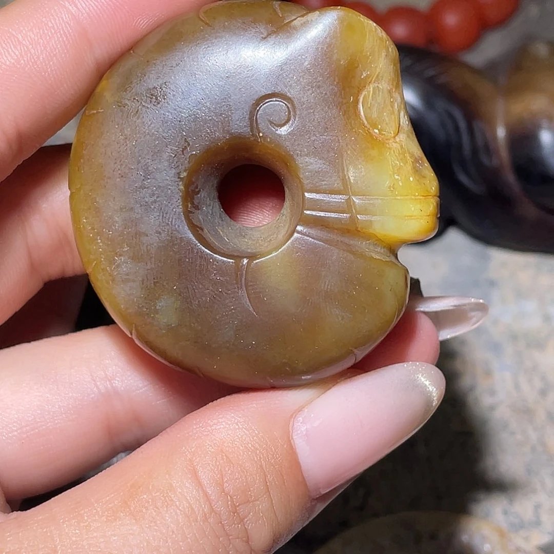 古***成和田玉（糖玉）未镶嵌挂件