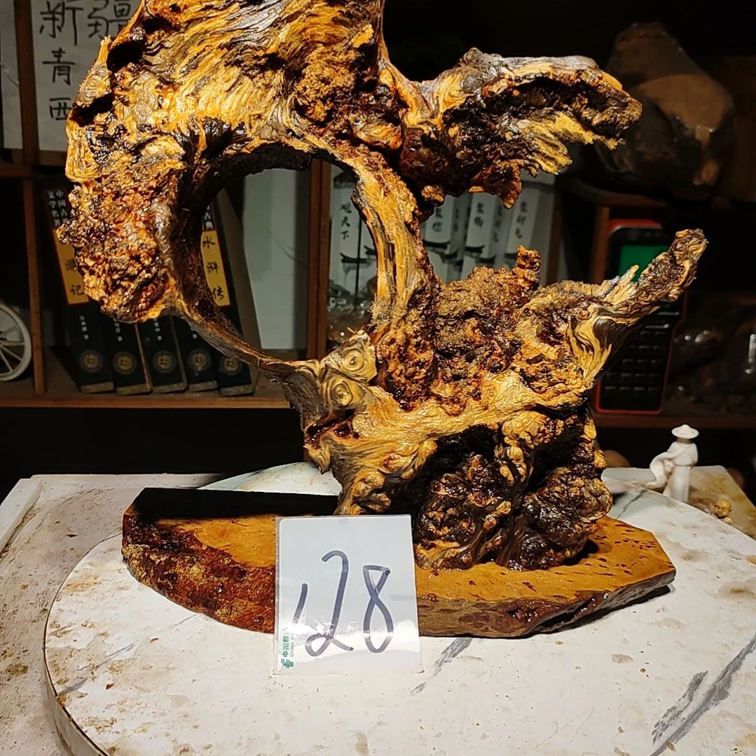 松木路****夜128号北沉香琥珀木天然造型
