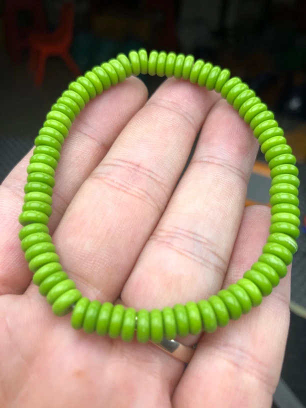 228高瓷绿隔片6mm手串