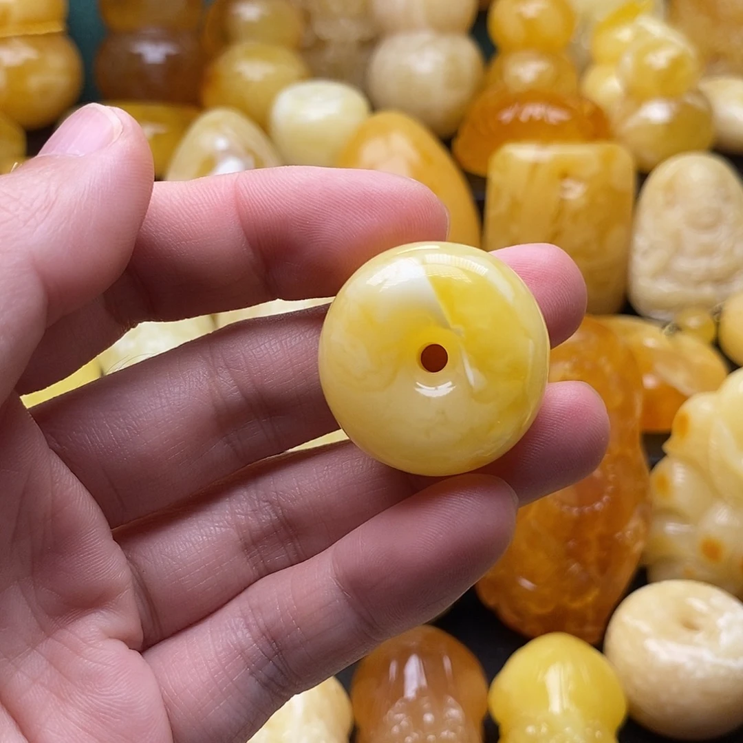 琥珀颈饰未镶嵌琥珀蜜蜡吊坠