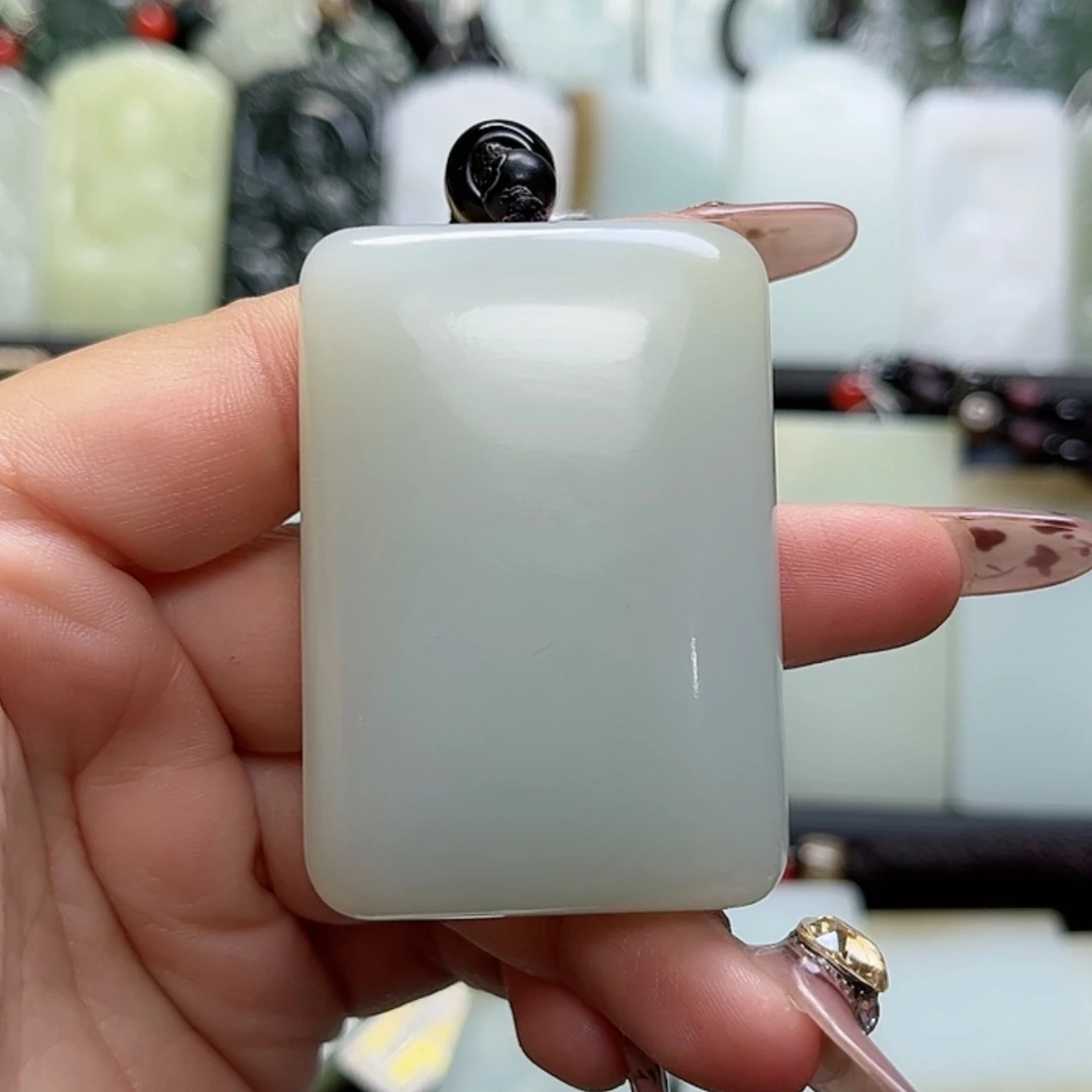 【闪购商品】颈饰未镶嵌和田玉何**忧