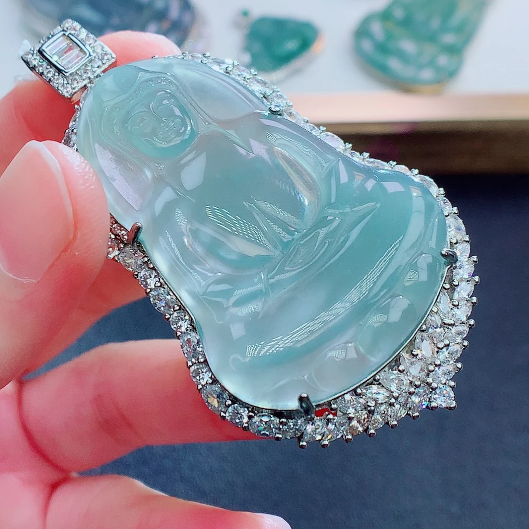 翡翠颈饰未镶嵌翡翠