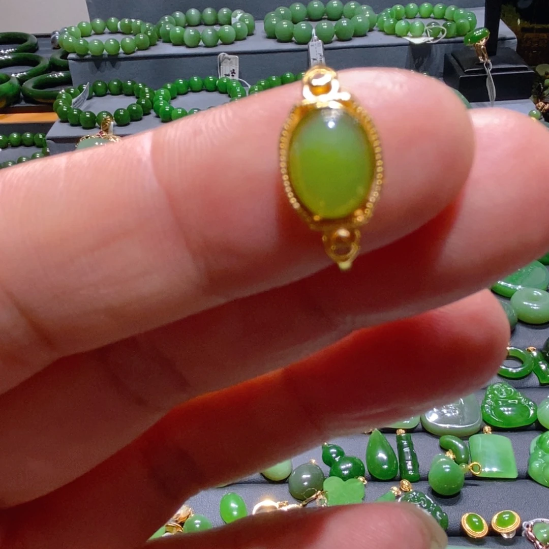 未镶嵌戒指和田玉（碧玉）