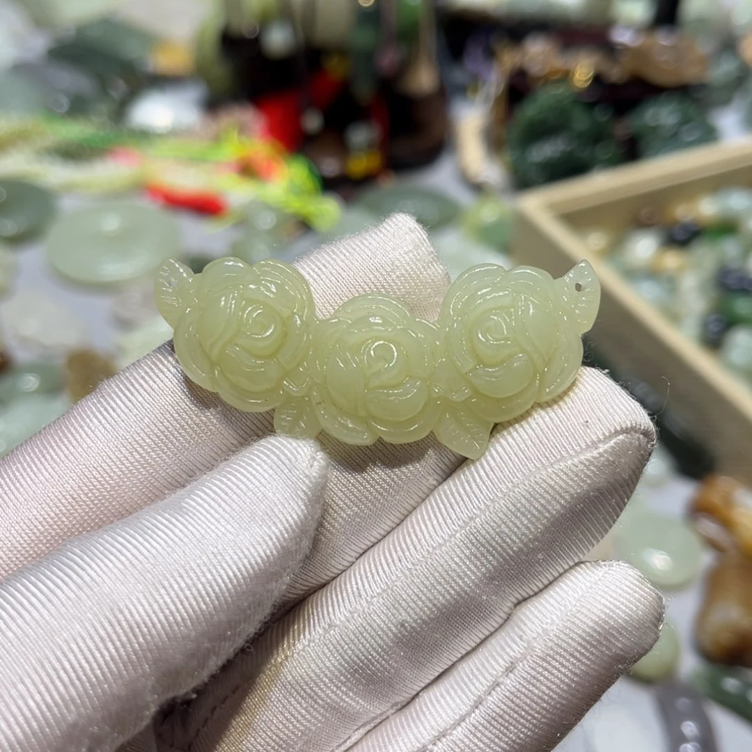 和田玉颈饰未镶嵌